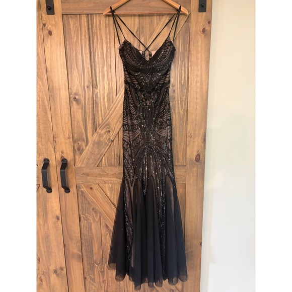 Windsor Dresses & Skirts - Windsor Black Sequin Art Deco Mermaid Gown Open Back Formal Prom Dress Small